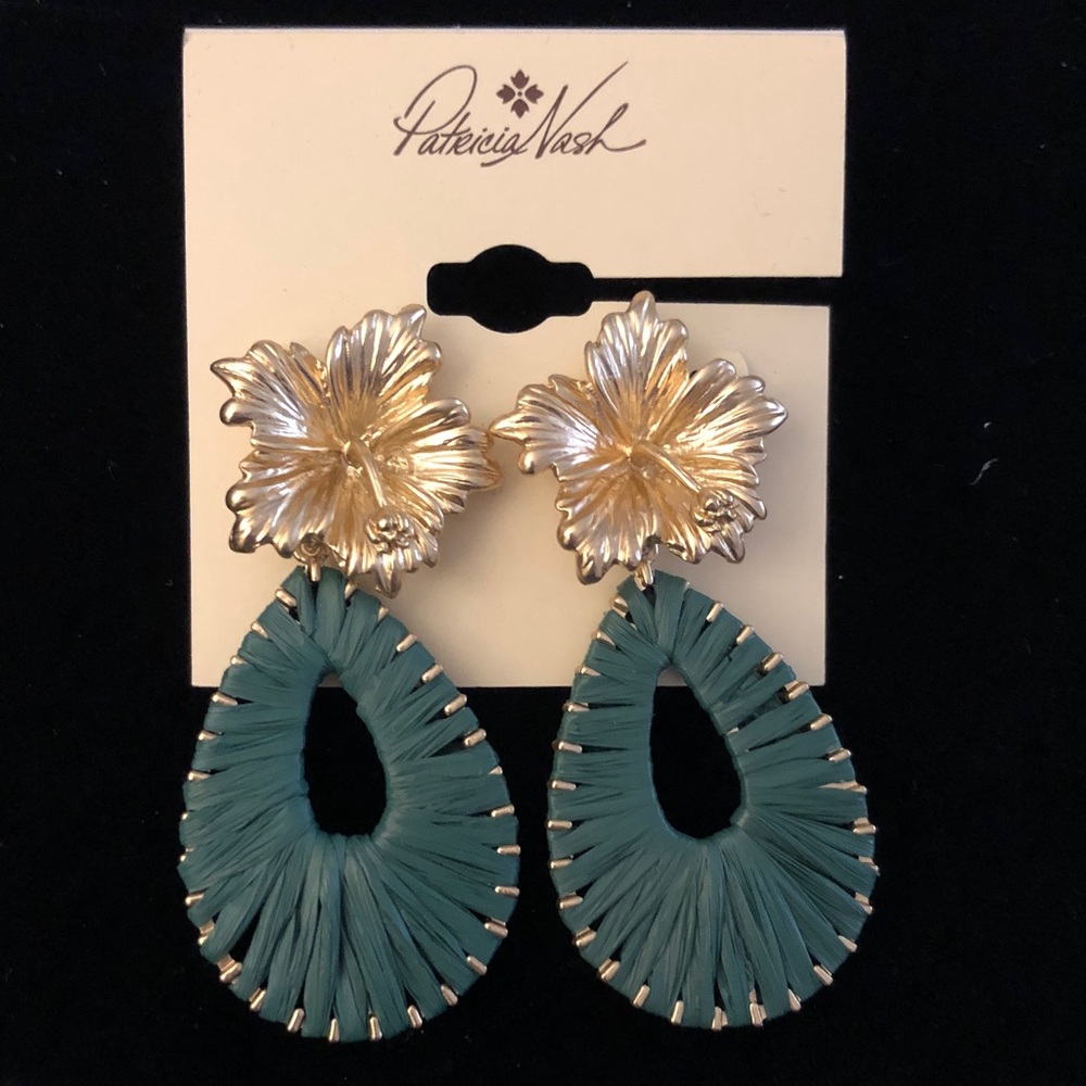 Patricia Nash Matte Gold Tone & Raffia Aqua Green Hibiscus Drop Earrings NWT
